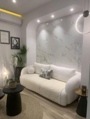 Khroma Luxury Suite 4 beach front apartment